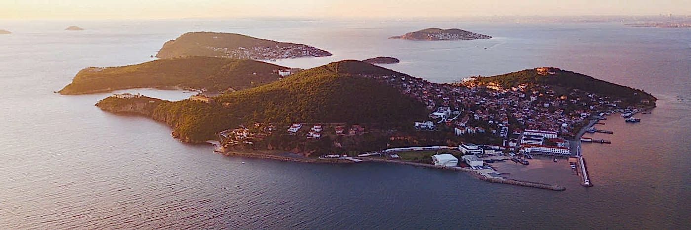 Bosphorus Tekne Turu: İstanbul’un Saklı Cennetleri Ada Turları